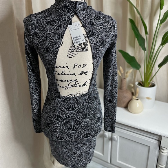 Long sleeve black and silver sparkly dress - Picture 2 of 4